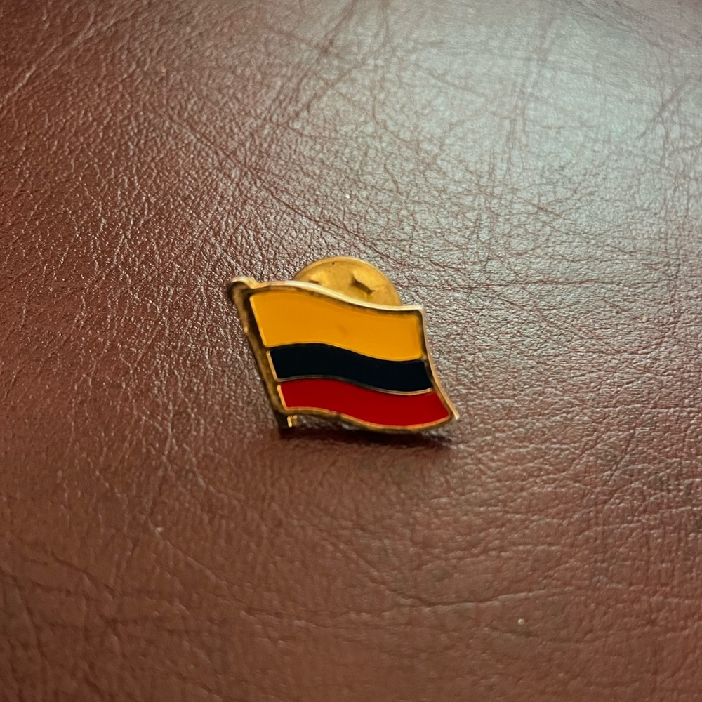Columbia Lapel Hat or Tie Pin